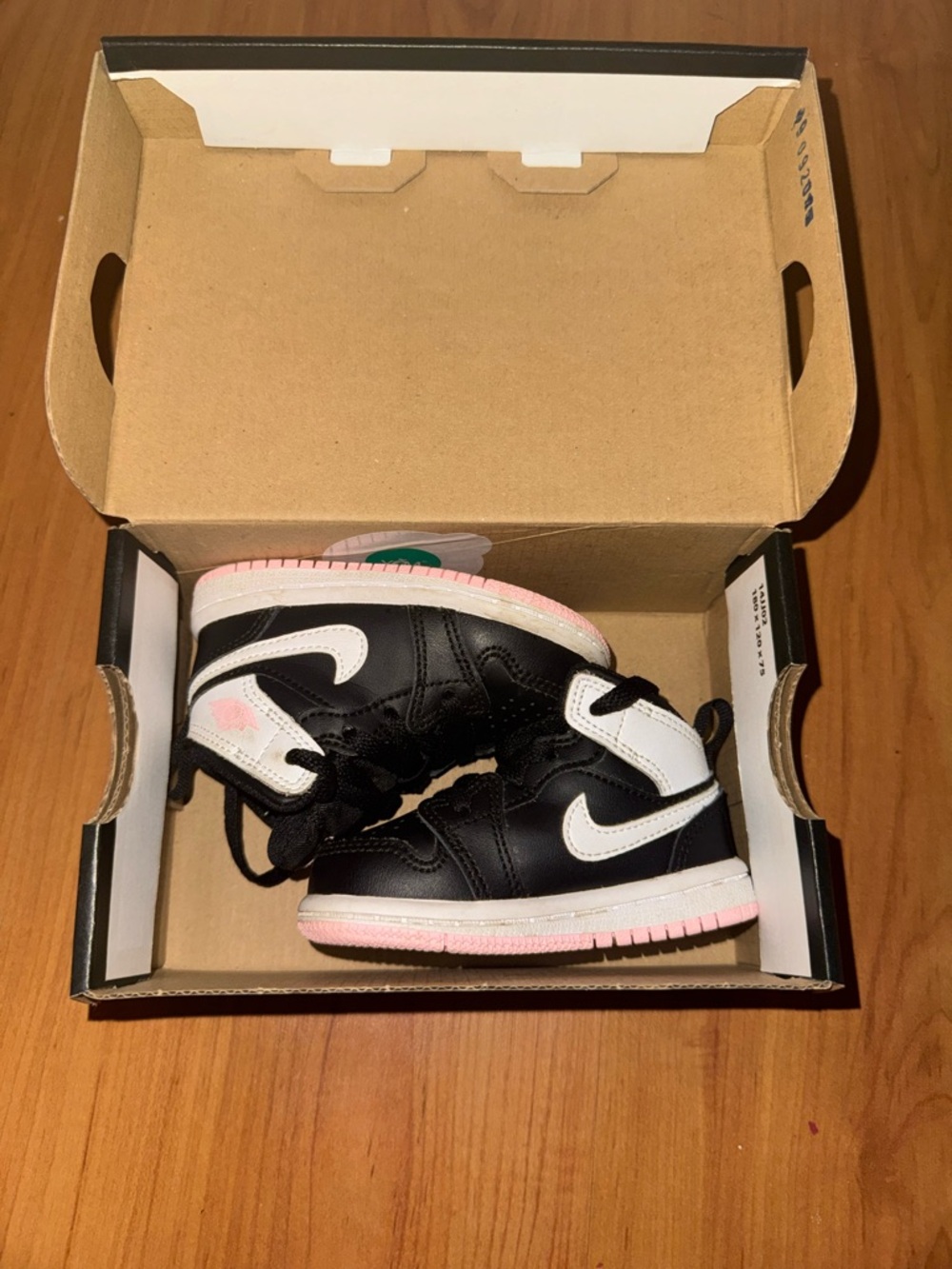 Jordan 1 Mid Toddler 4C Shoes in Black/White-Arctic Punch